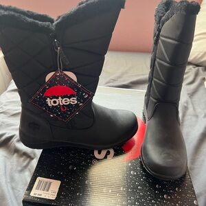 Totes Black Quilted Winter Boots